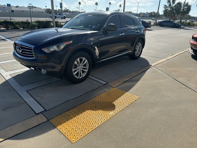 2016 INFINITI QX70 Base