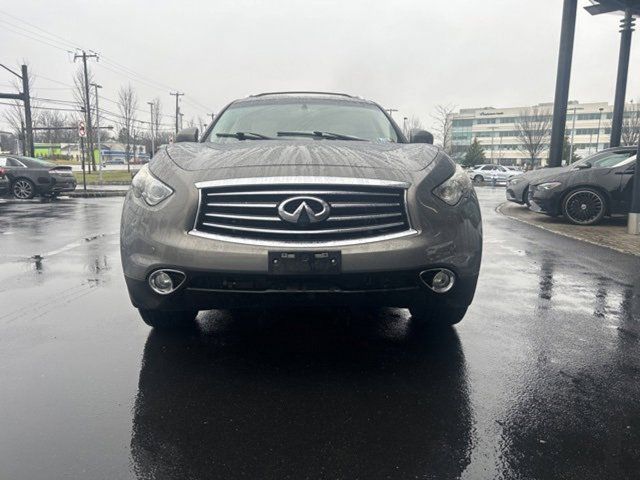 2016 INFINITI QX70 Base