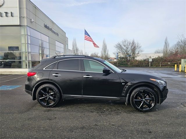 2016 INFINITI QX70 Base