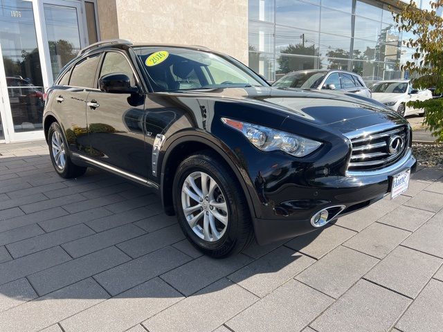 2016 INFINITI QX70 Base