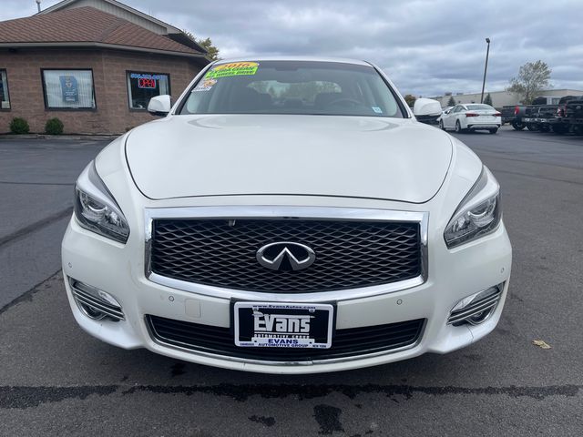 2016 INFINITI Q70 Base