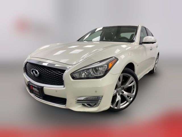 2016 INFINITI Q70 Base