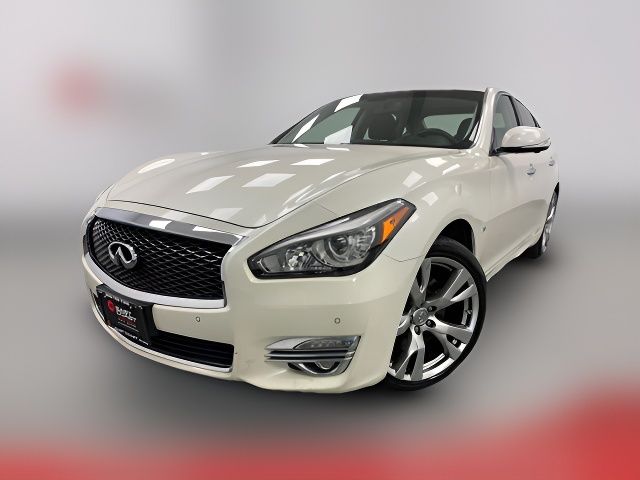 2016 INFINITI Q70 Base