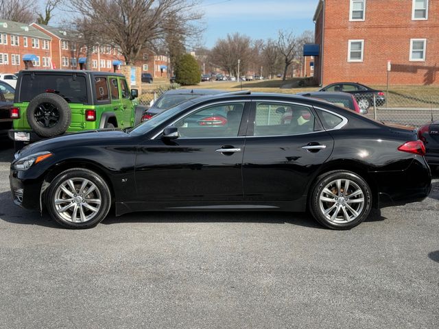 2016 INFINITI Q70 Base