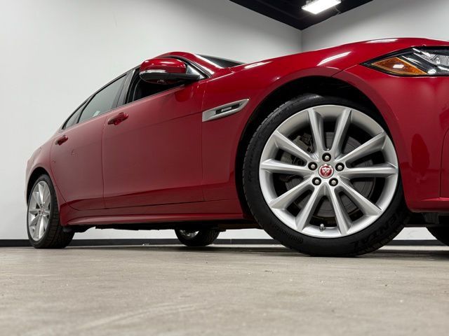 2016 Jaguar XF 35t R-Sport