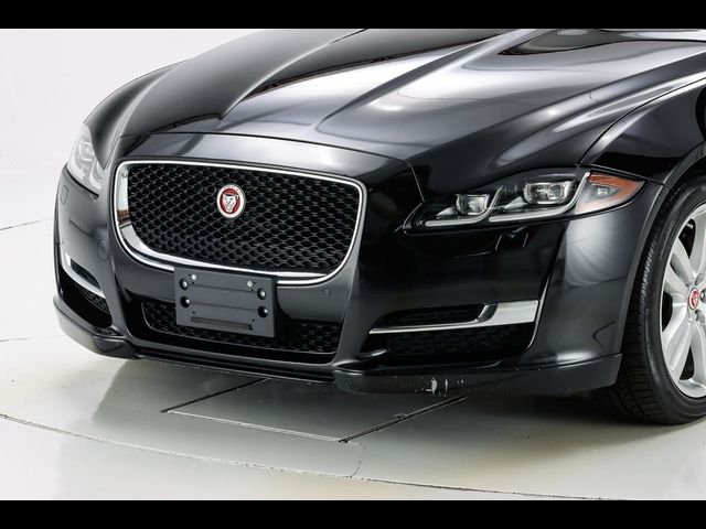 2016 Jaguar XJ R-Sport