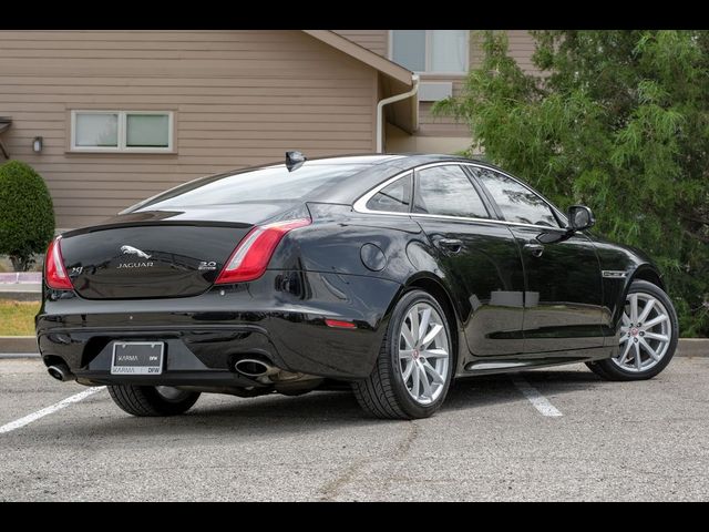 2016 Jaguar XJ R-Sport