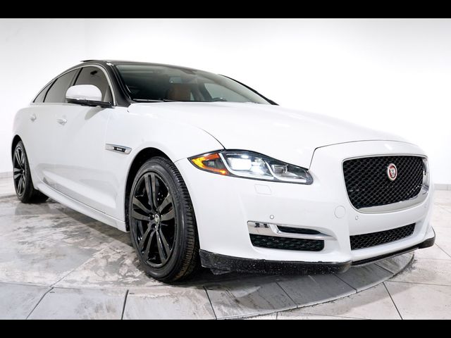 2016 Jaguar XJ R-Sport