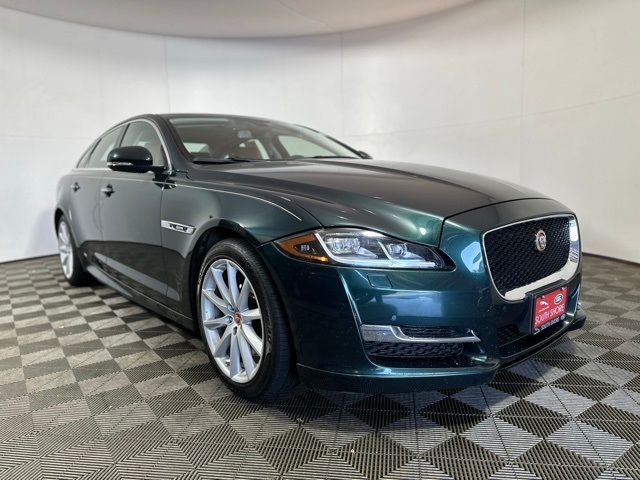 2016 Jaguar XJ R-Sport