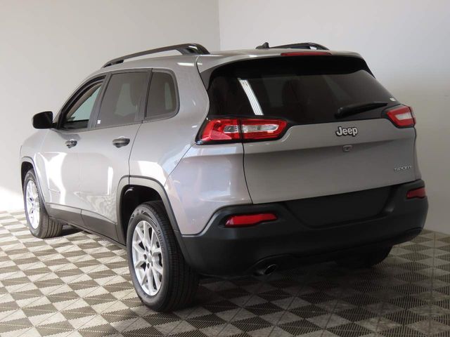 2016 Jeep Cherokee Sport