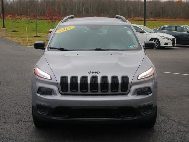 2016 Jeep Cherokee Altitude