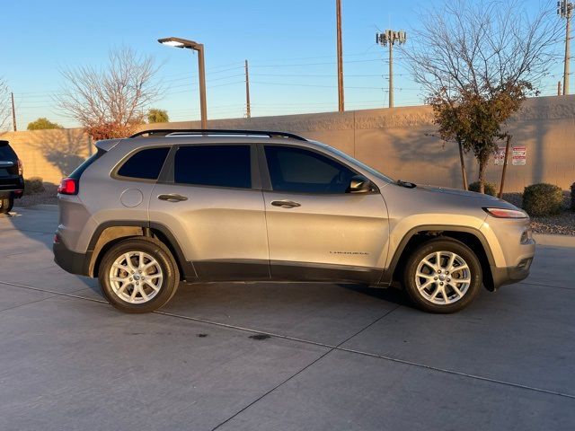 2016 Jeep Cherokee Sport