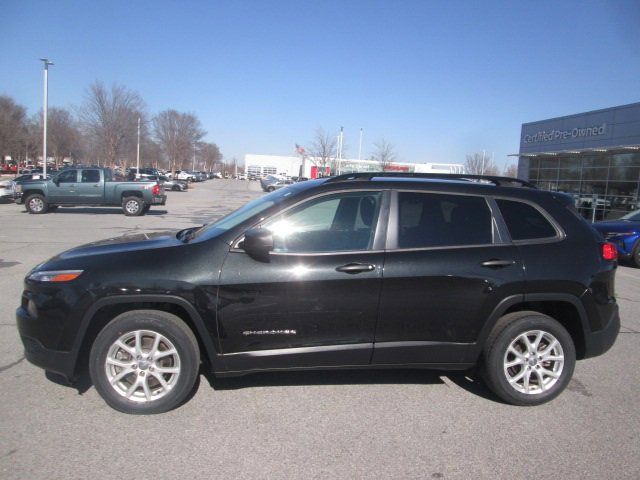 2016 Jeep Cherokee Sport