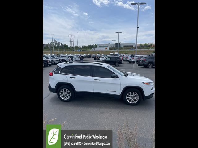 2016 Jeep Cherokee Sport