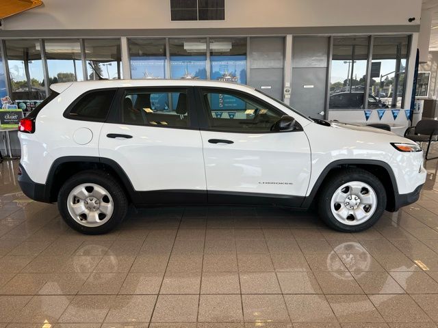 2016 Jeep Cherokee Sport