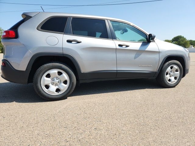 2016 Jeep Cherokee Sport