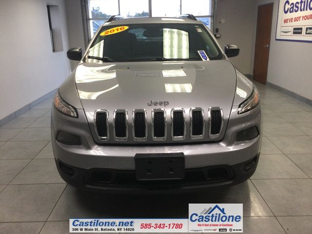 2016 Jeep Cherokee Sport