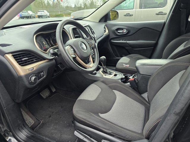 2016 Jeep Cherokee Sport