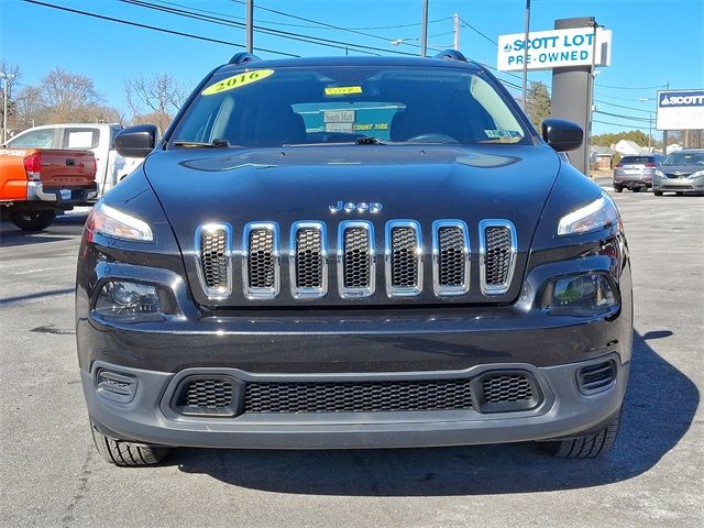 2016 Jeep Cherokee Sport