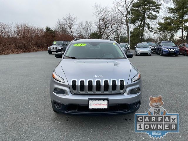 2016 Jeep Cherokee Sport