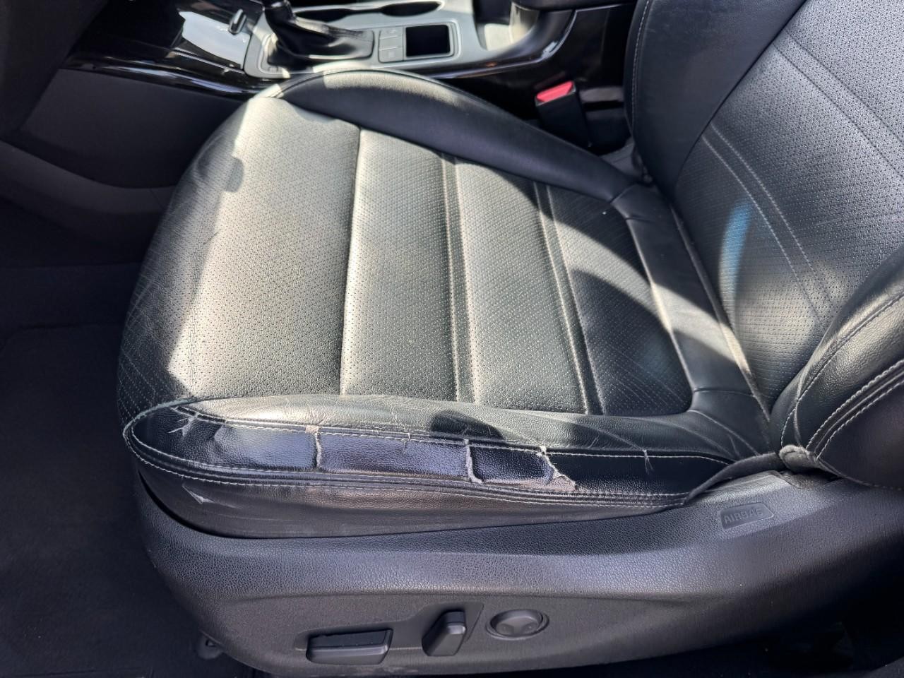 Vehicle image 14 of 28
