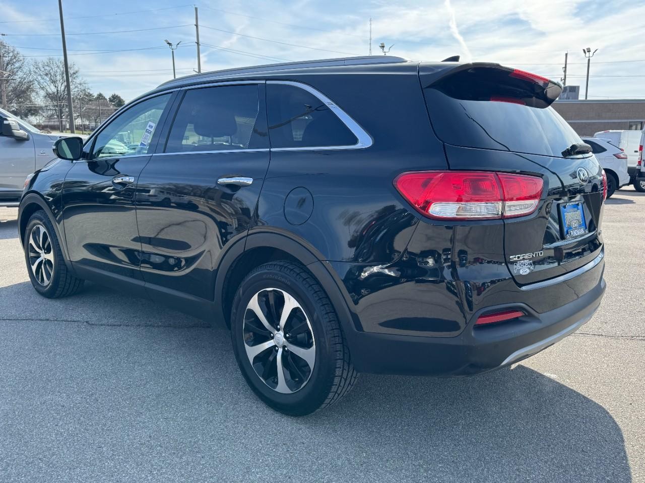 Vehicle image 5 of 28