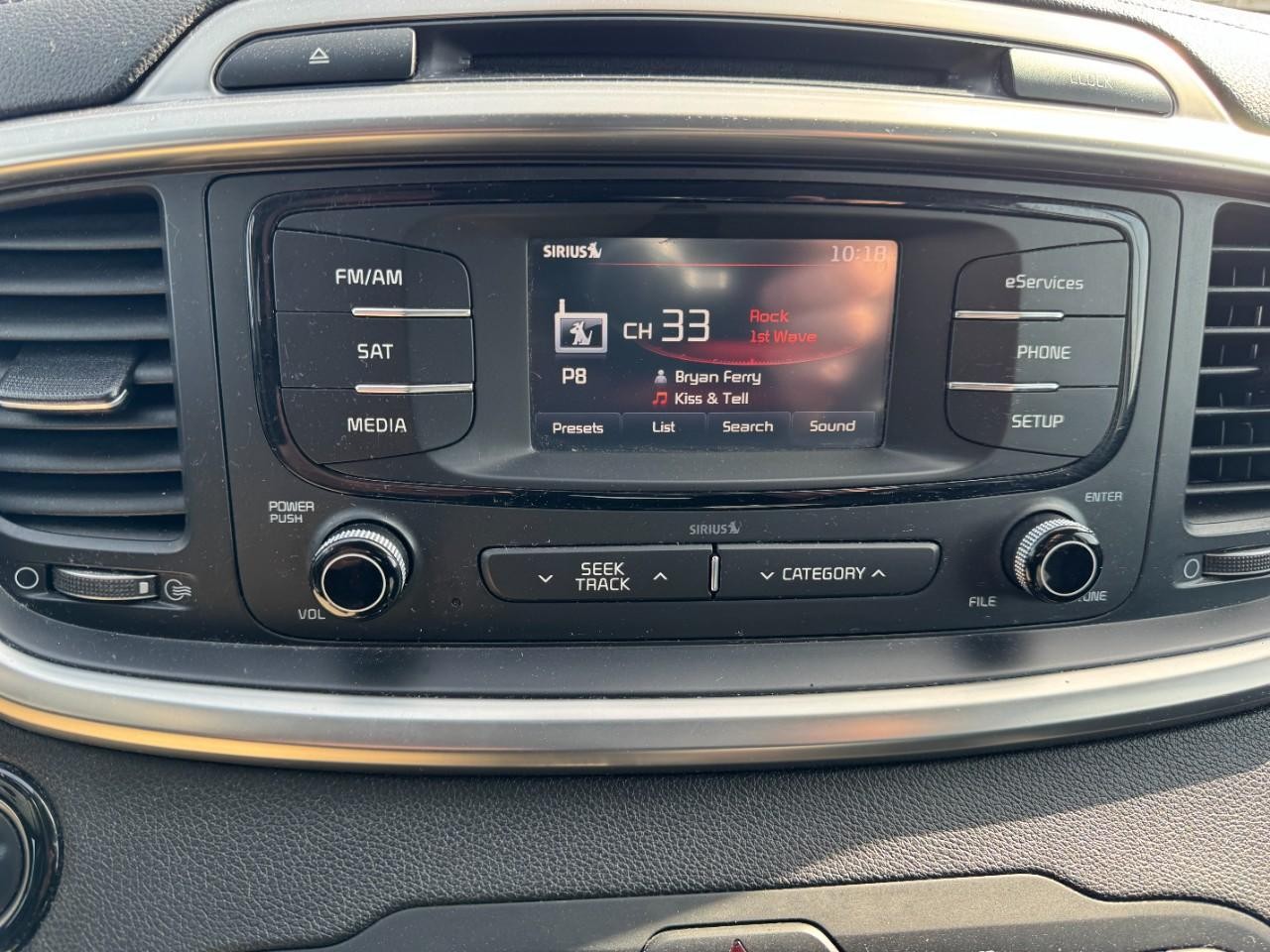 Vehicle image 19 of 28