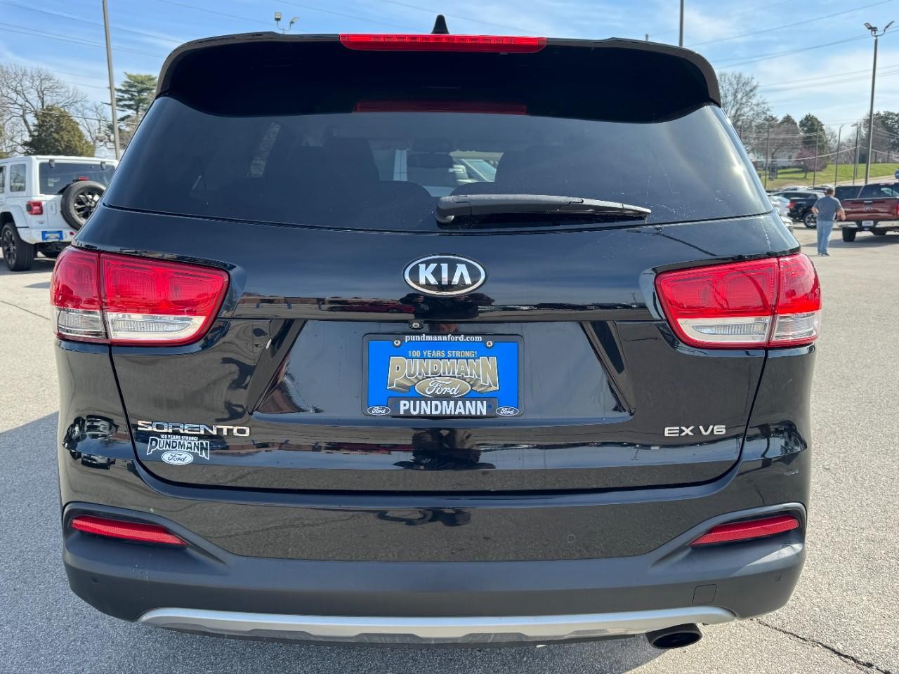 Vehicle image 6 of 28