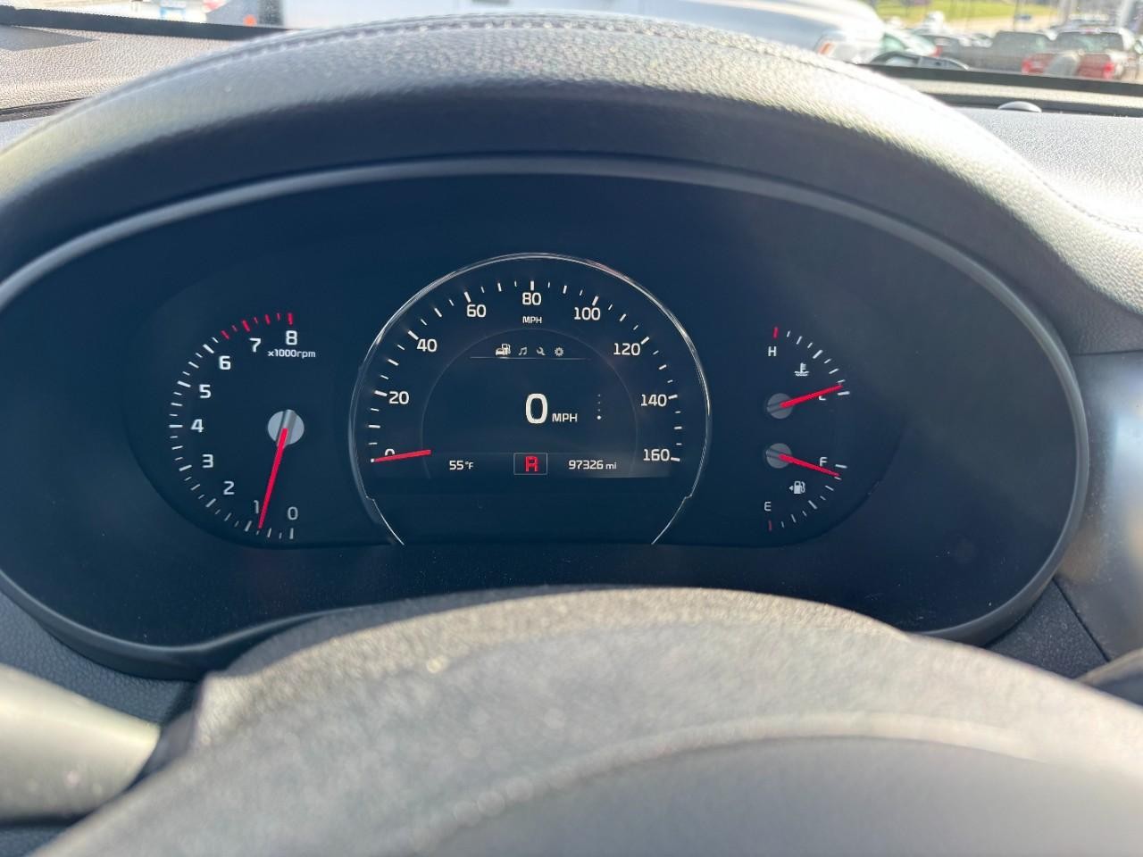 Vehicle image 22 of 28