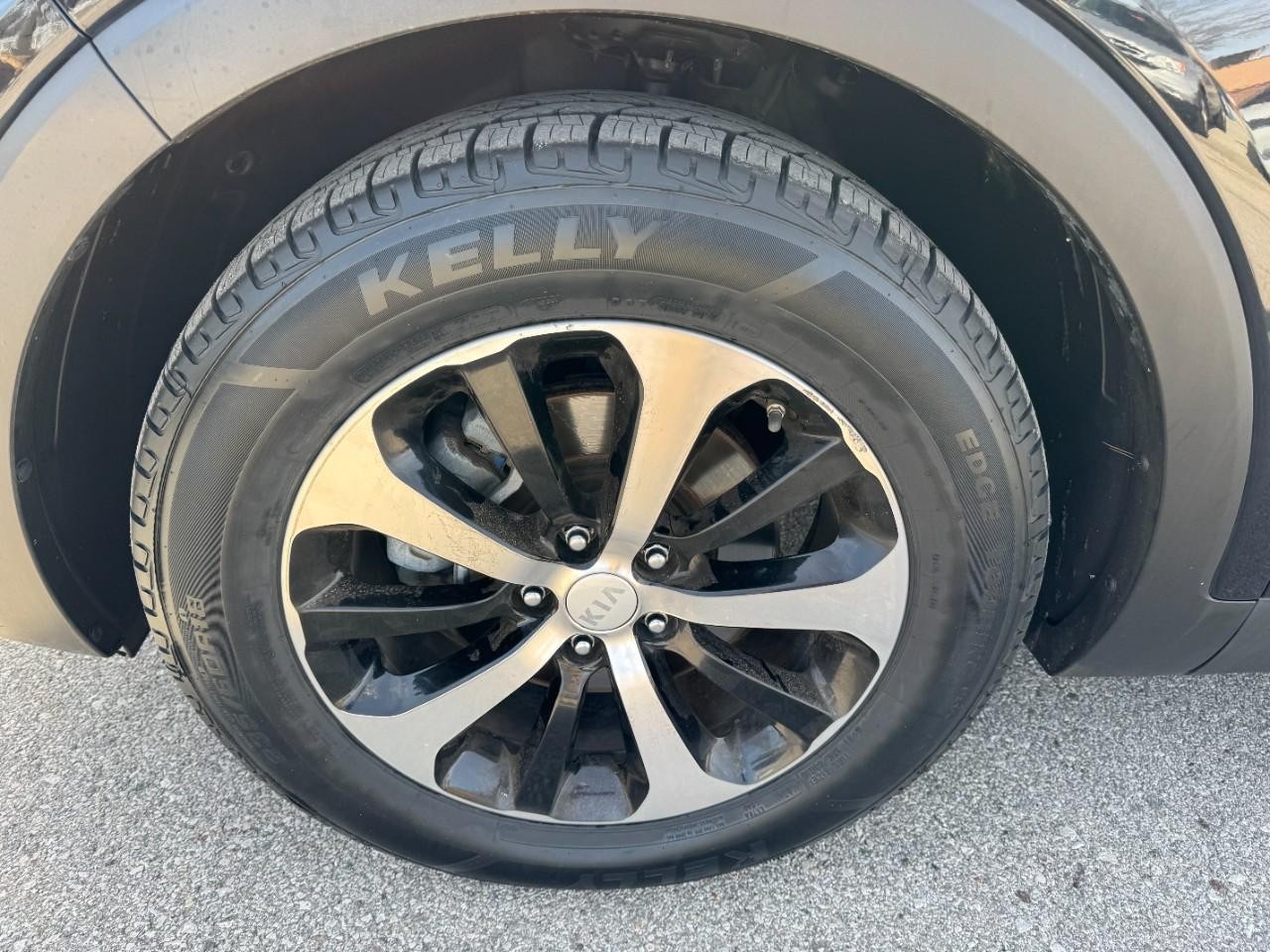 Vehicle image 8 of 28
