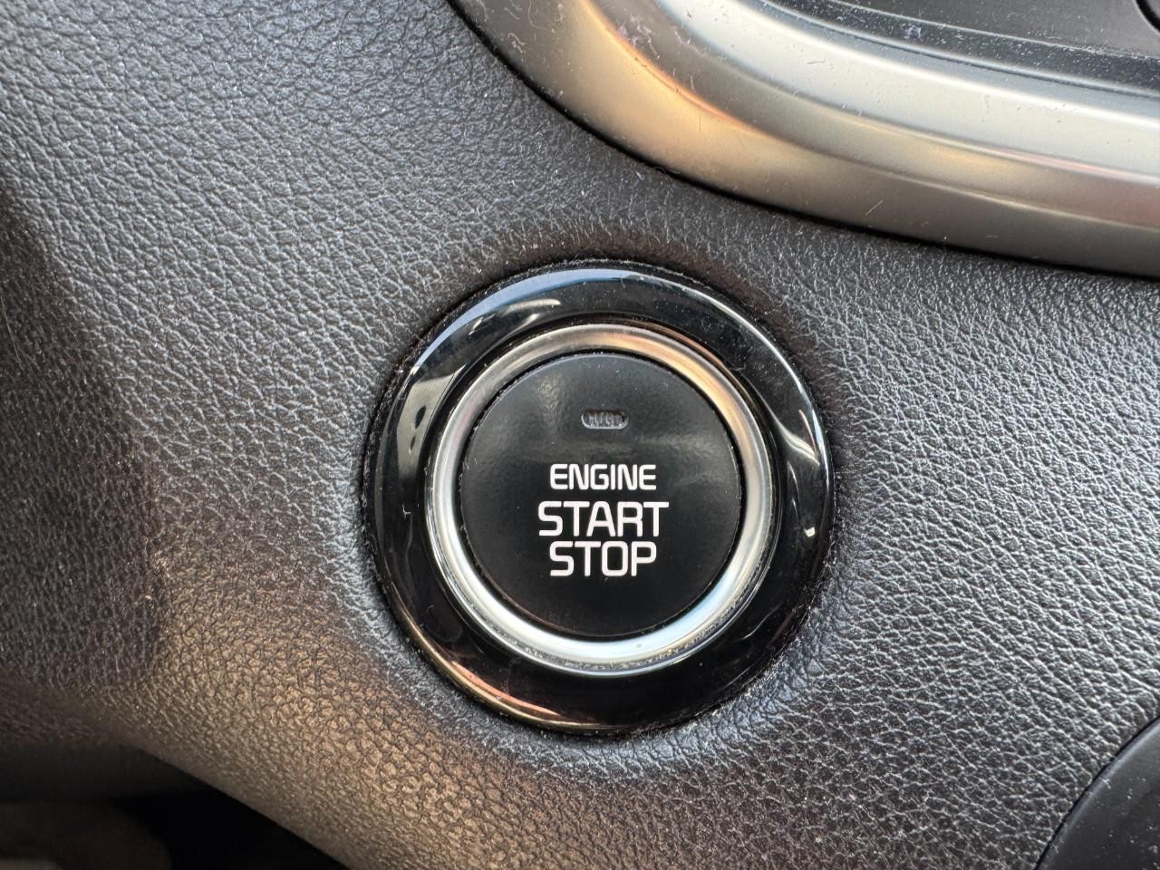 Vehicle image 21 of 28