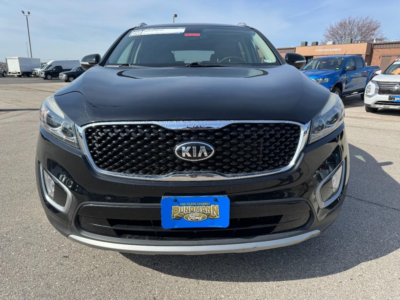 Vehicle image 9 of 28