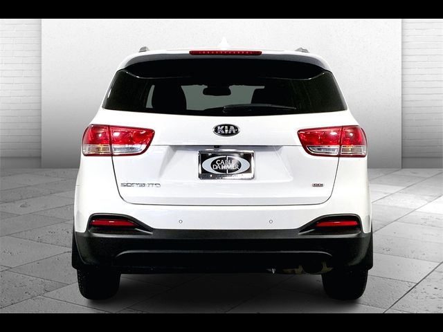 2016 Kia Sorento LX