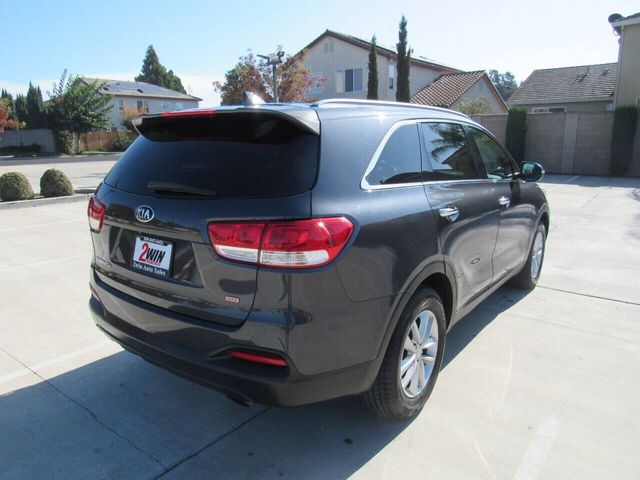 2016 Kia Sorento LX