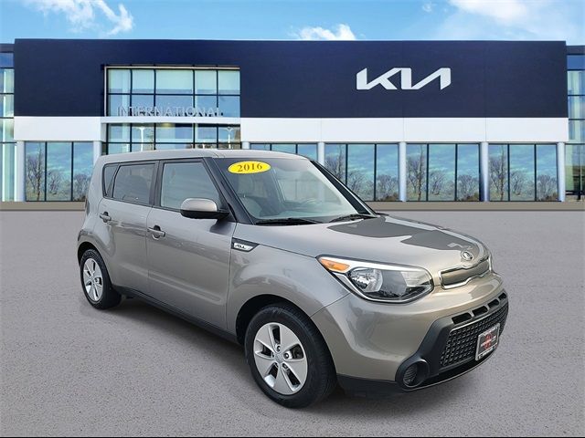 2016 Kia Soul Base