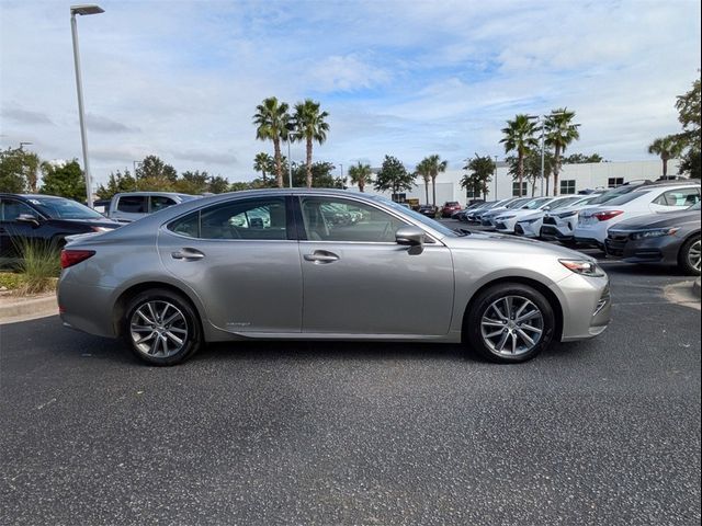 2016 Lexus ES Hybrid 300h