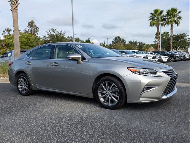 2016 Lexus ES Hybrid 300h