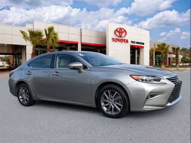 2016 Lexus ES Hybrid 300h