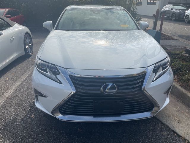 2016 Lexus ES Hybrid 300h