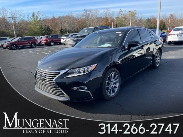 2016 Lexus ES Hybrid 300h