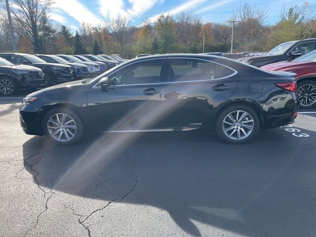 2016 Lexus ES Hybrid 300h