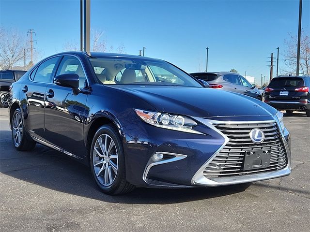 2016 Lexus ES Hybrid 300h