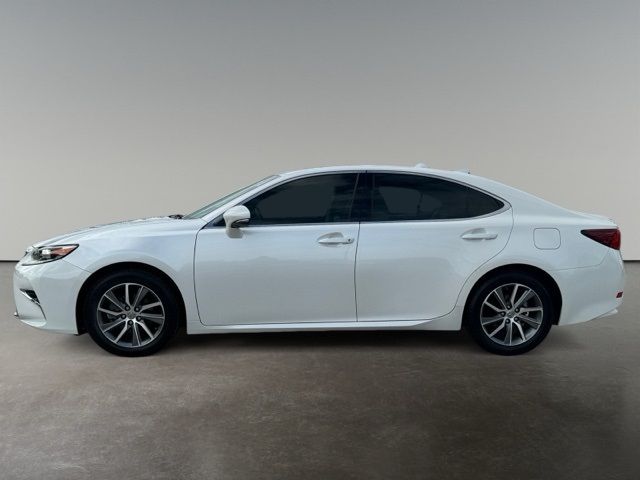 2016 Lexus ES Hybrid 300h