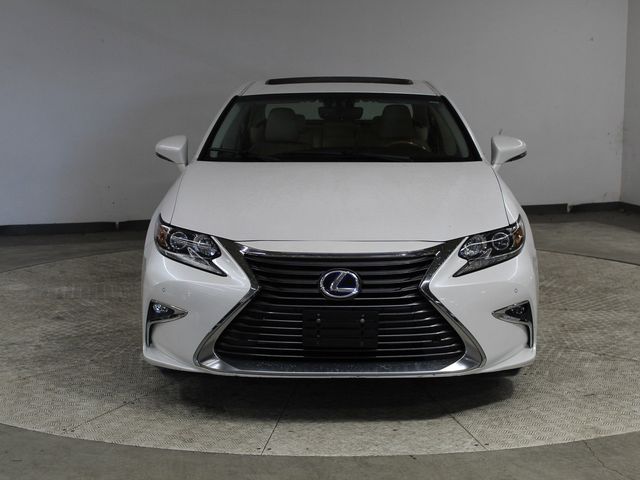 2016 Lexus ES Hybrid 300h