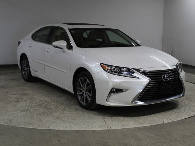 2016 Lexus ES Hybrid 300h