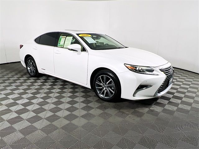 2016 Lexus ES Hybrid 300h