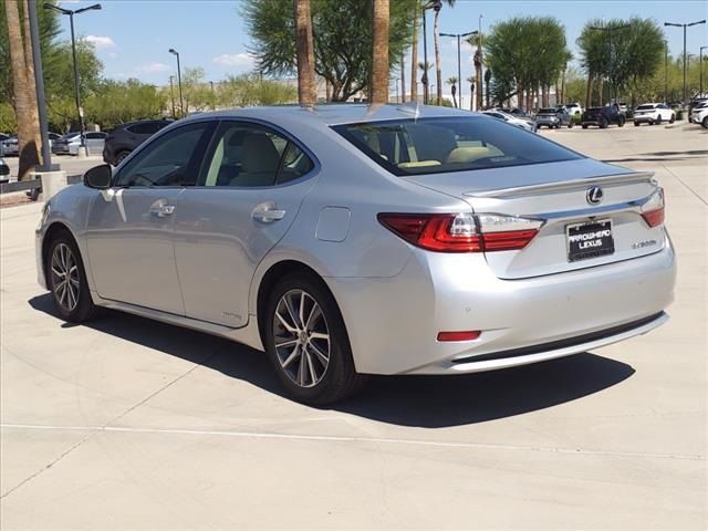 2016 Lexus ES Hybrid 300h