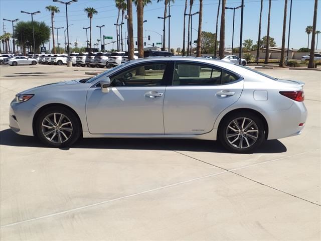 2016 Lexus ES Hybrid 300h