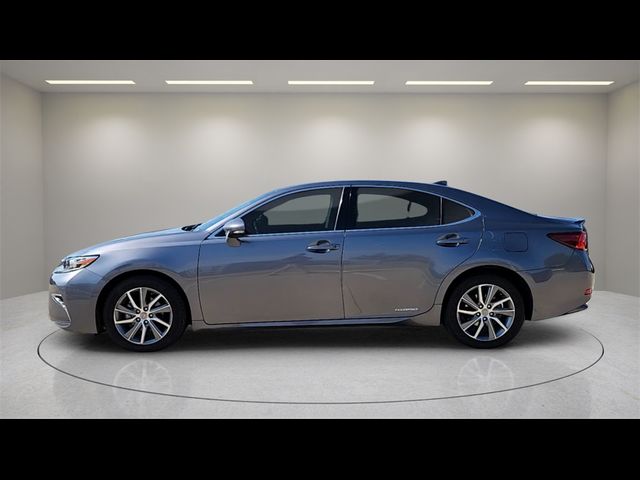 2016 Lexus ES Hybrid 300h