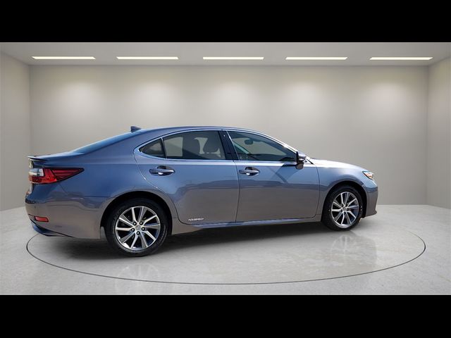 2016 Lexus ES Hybrid 300h